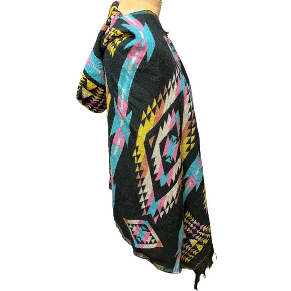 Be Mine NYC Western Print Hooded Poncho, OSFM - Picture 3 of 6